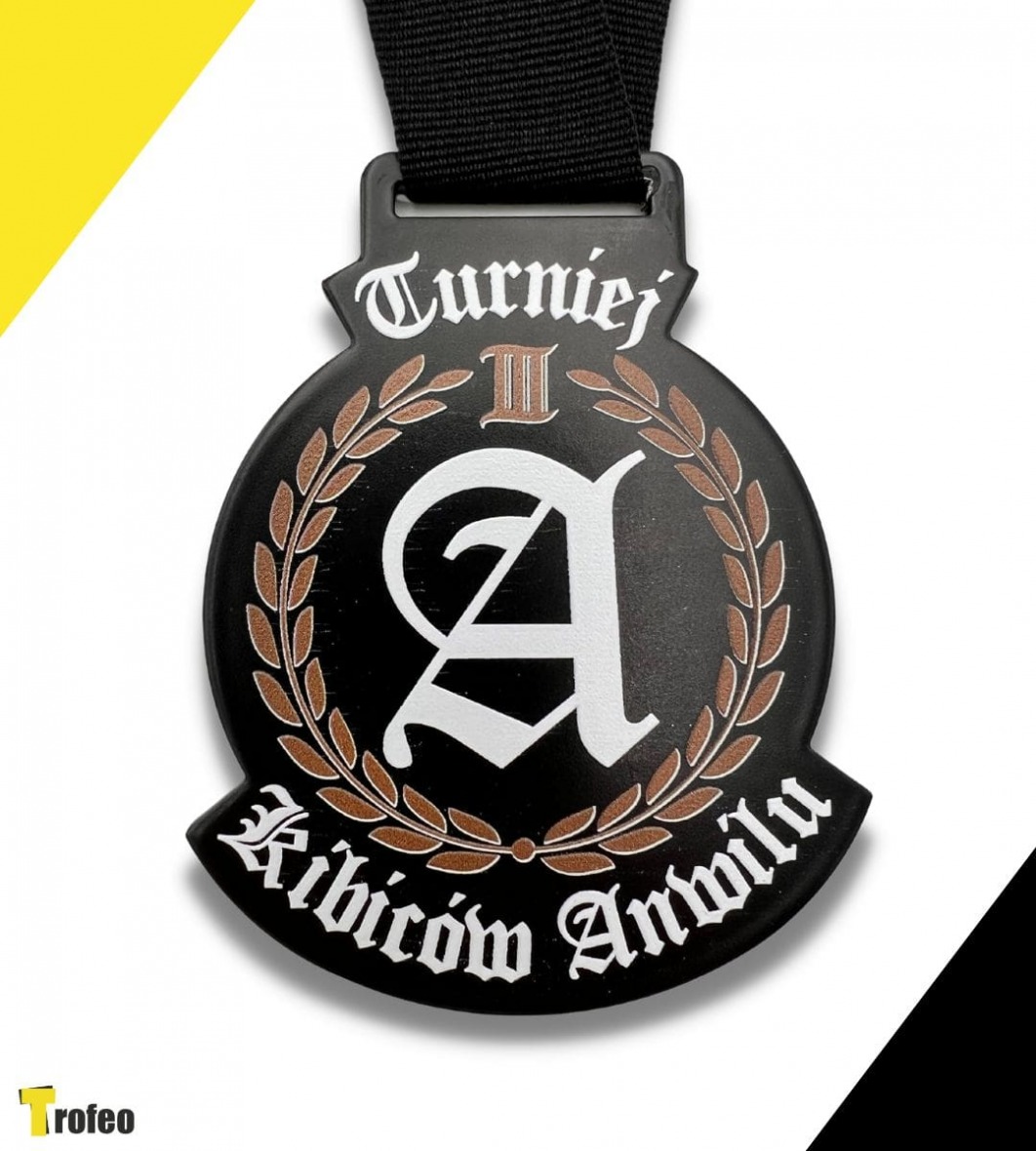 Czarny medal wykonany z metalu