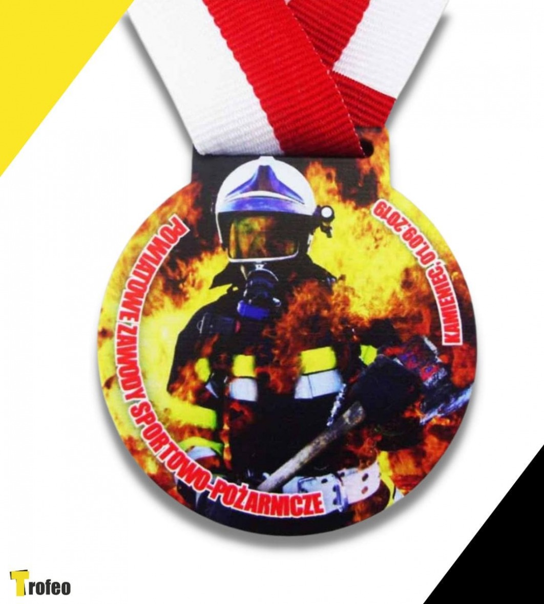 Metalowe medale dla strażaków
